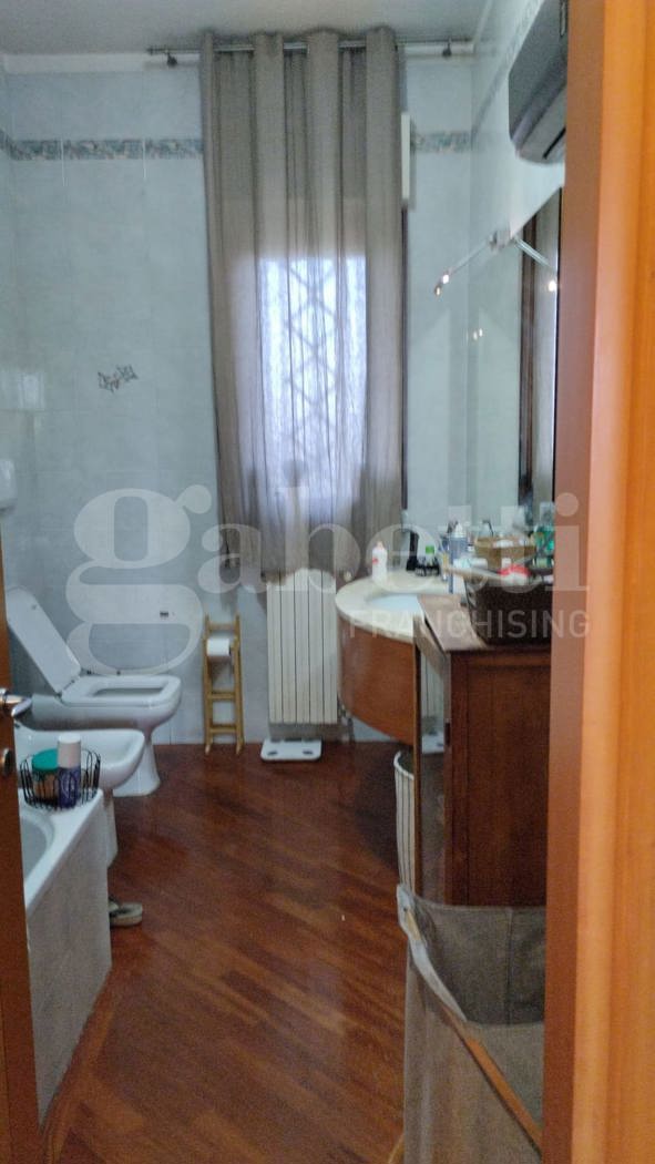 Attico con box a Bari