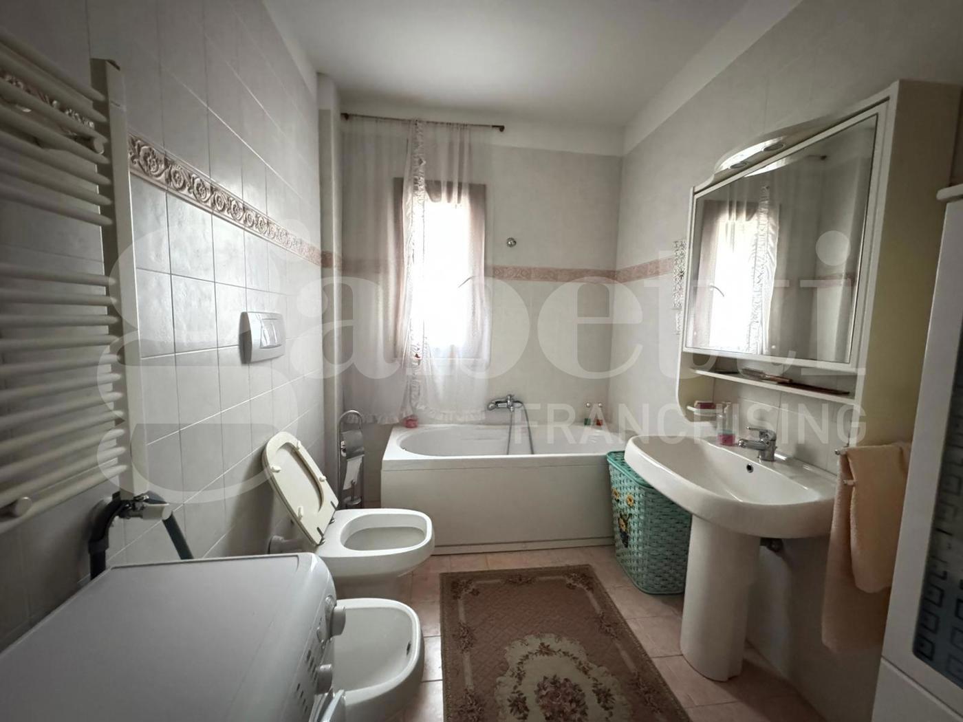 Quadrilocale con box a Giovinazzo