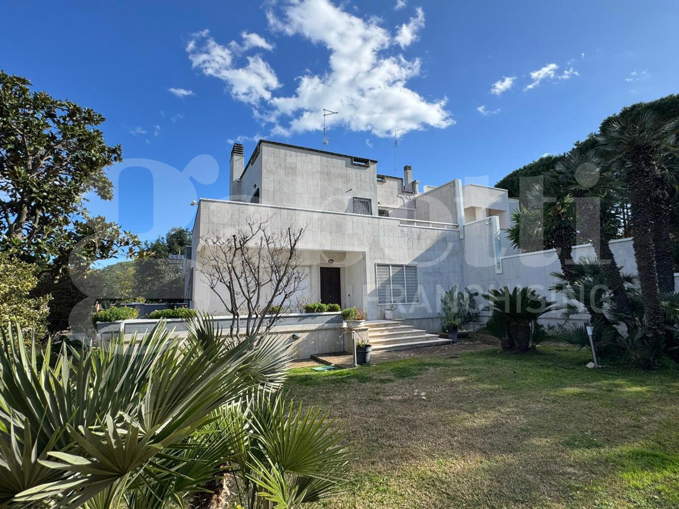 Villa con giardino a Bari