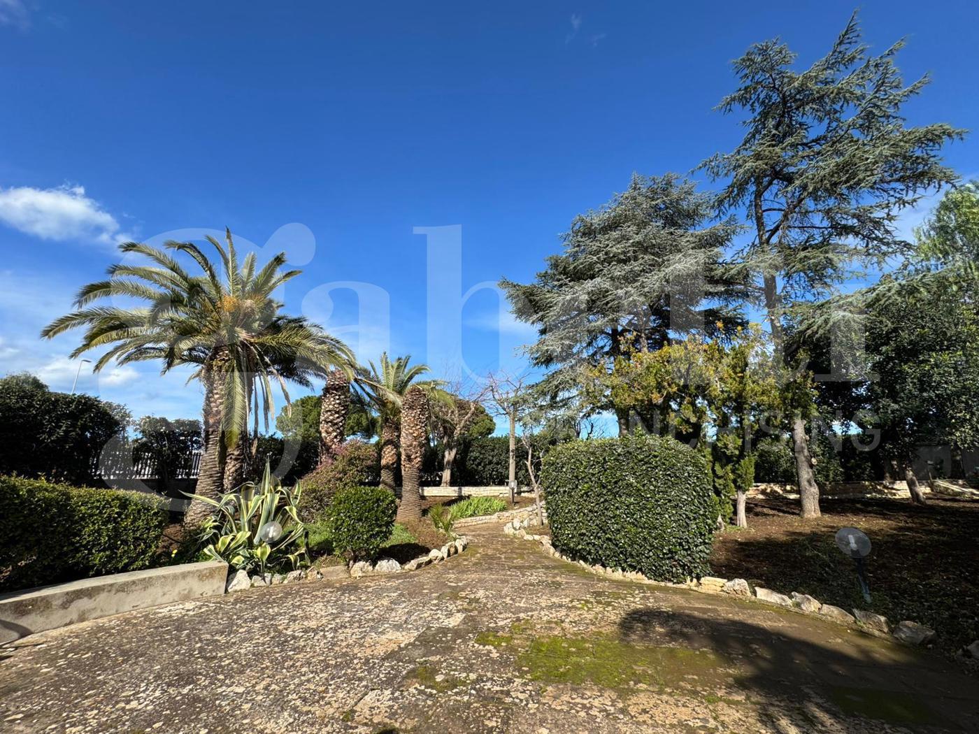 Villa con giardino a Bari