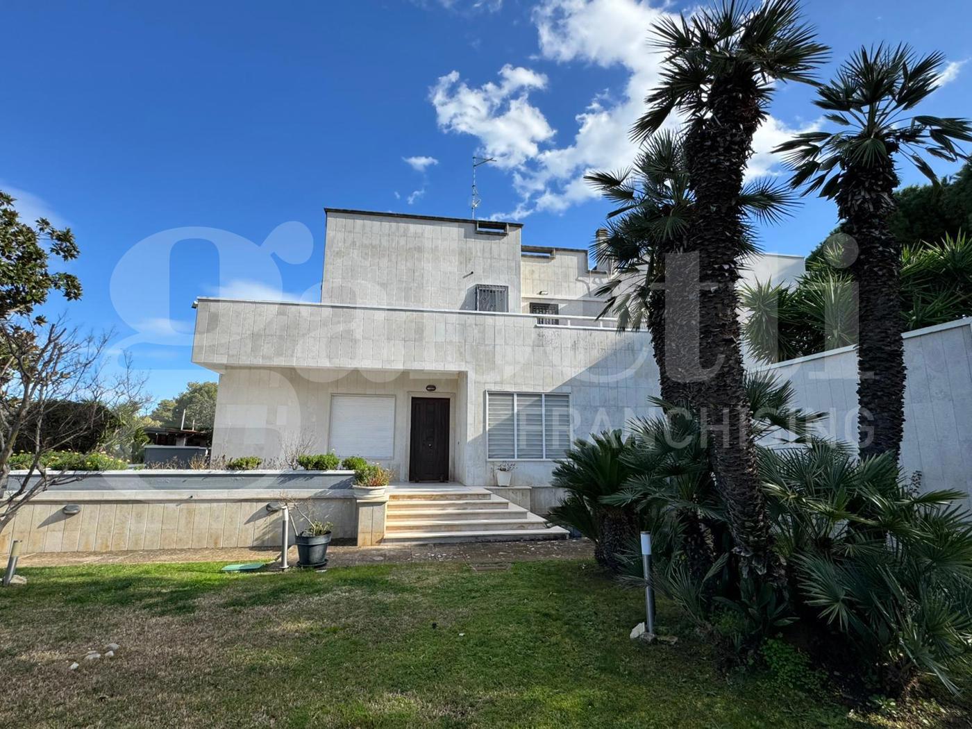 Villa con giardino a Bari