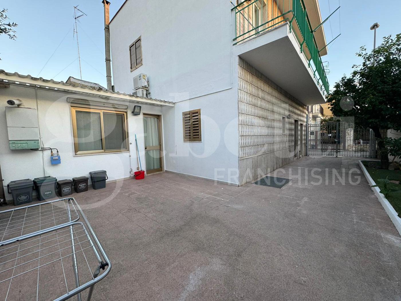 Villa Bifamiliare con giardino a Bari