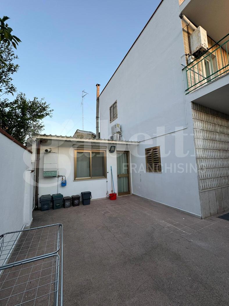 Villa Bifamiliare con giardino a Bari