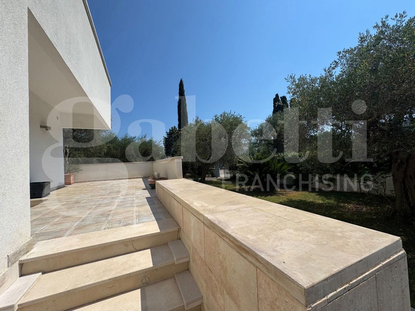 Villa con giardino a Bari