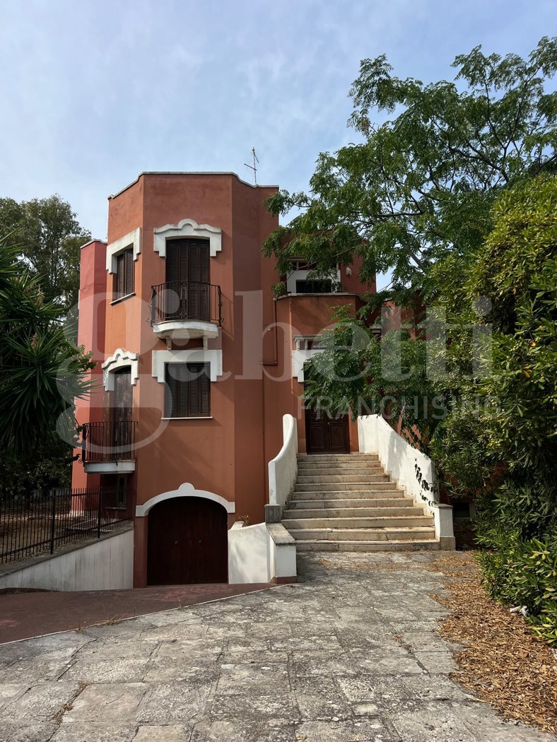 Villa con giardino a Bari