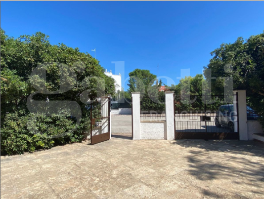 Villa con giardino a Bari