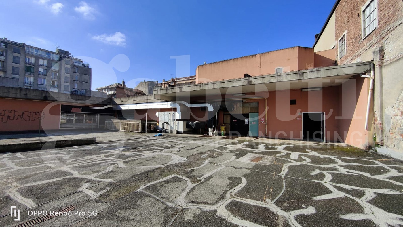 Locale commerciale in vendita a Biella