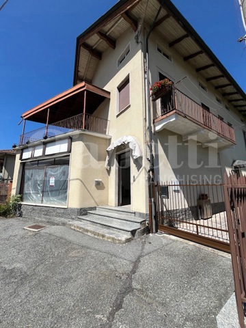 Negozio in vendita a Candelo