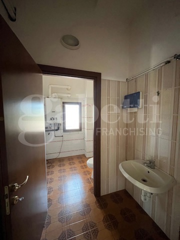 Negozio in vendita a Candelo