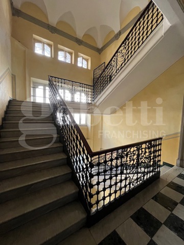 Ufficio con box doppio a Biella