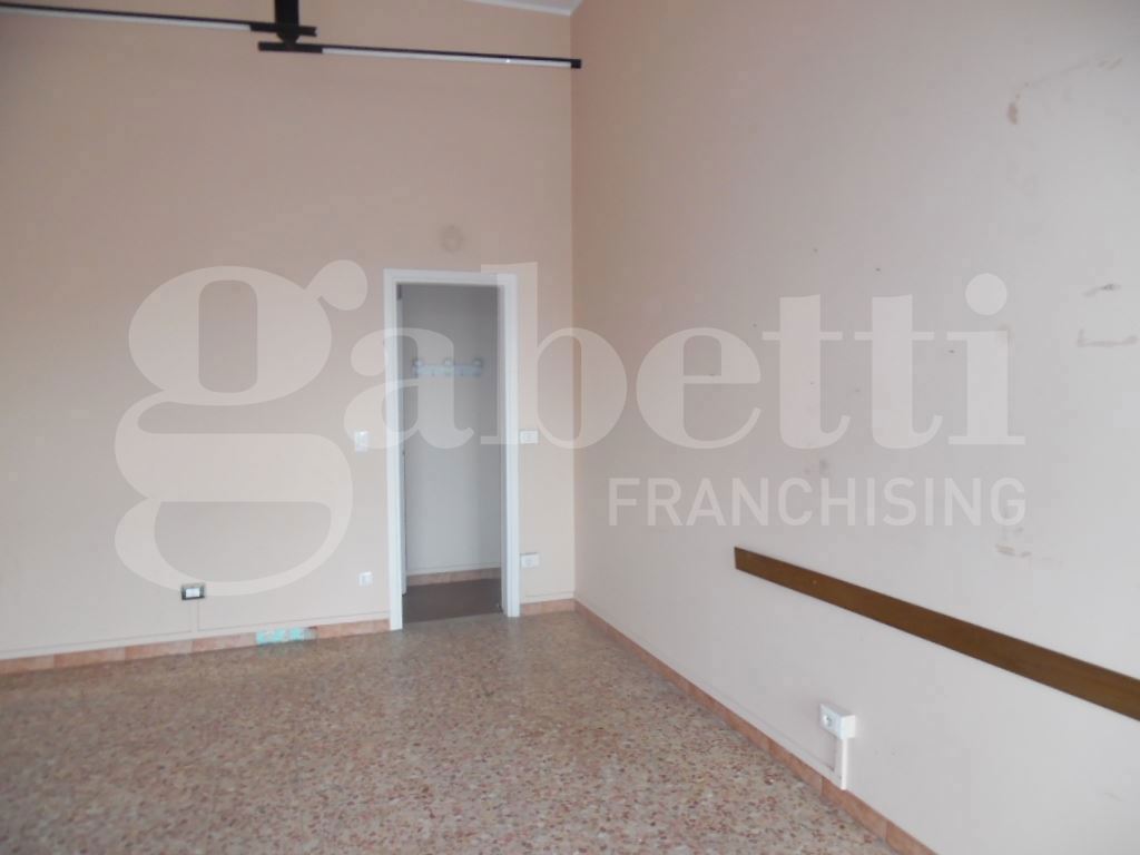 Negozio in affitto a Biella