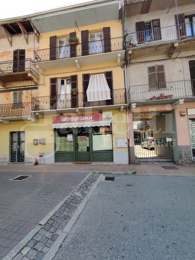 Negozio in affitto a Cossato