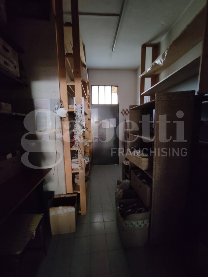 Negozio in affitto a Cossato