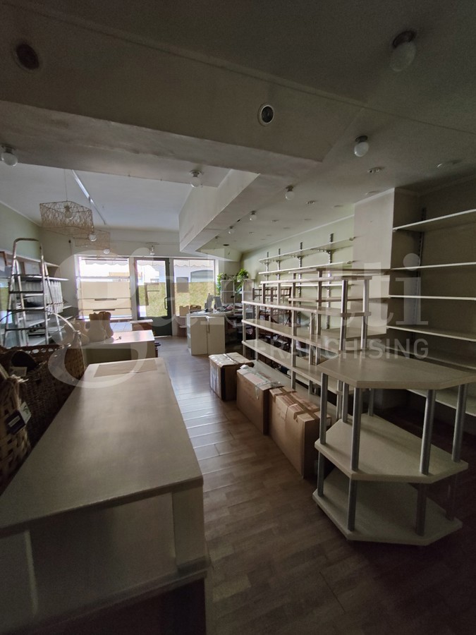 Negozio in affitto a Cossato