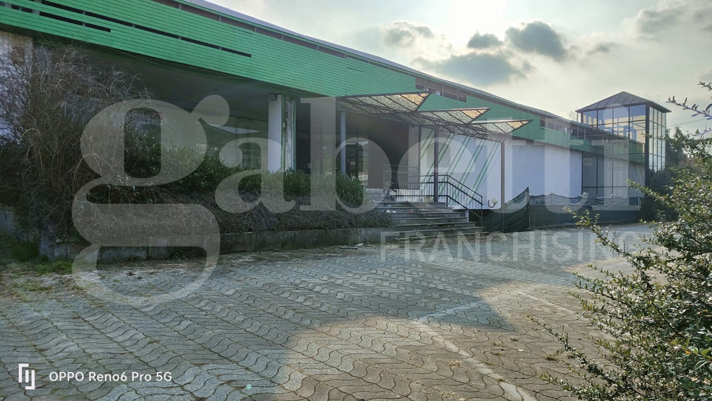 Capannone con box doppio a Quaregna Cerreto