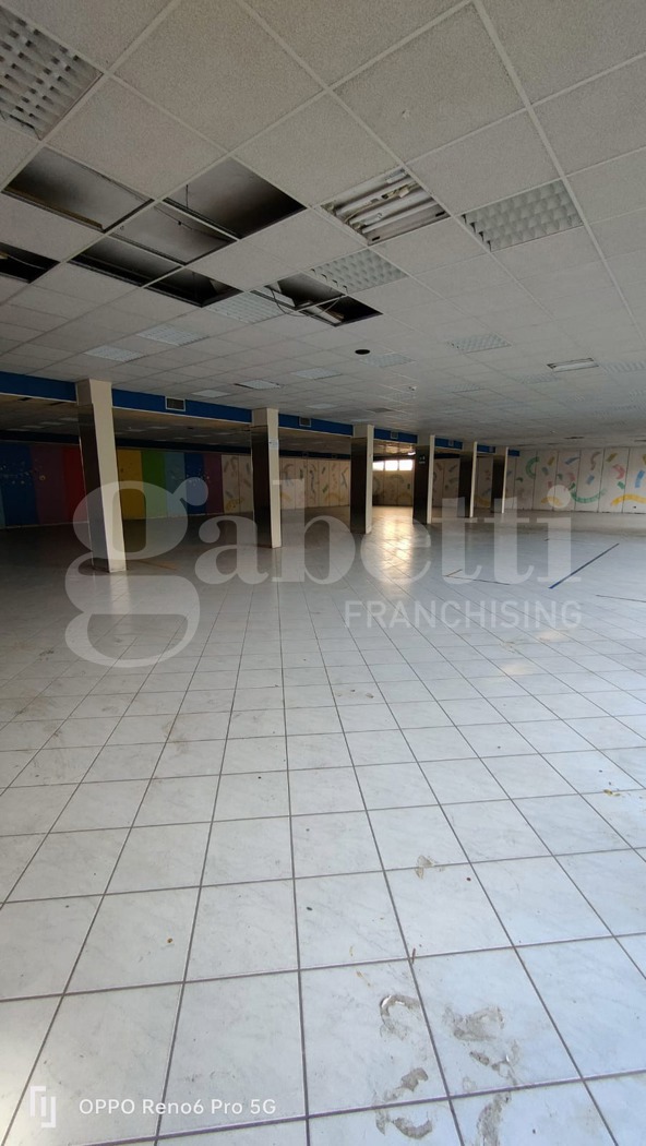 Capannone con box doppio a Quaregna Cerreto