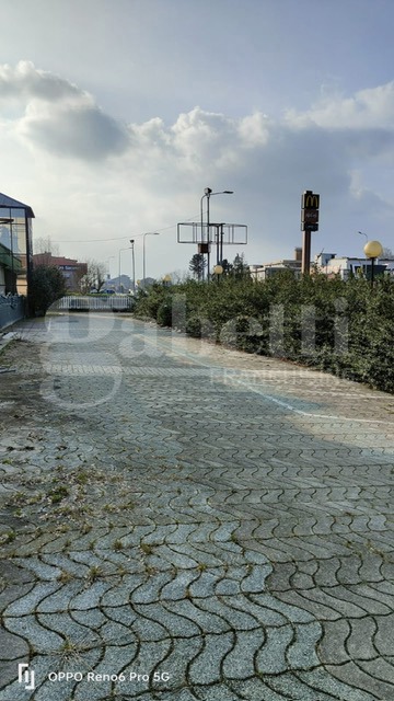 Capannone con box doppio a Quaregna Cerreto