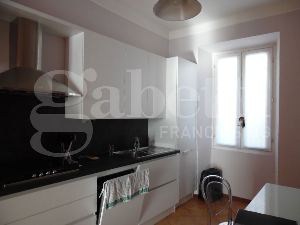 Trilocale arredato in affitto a Biella