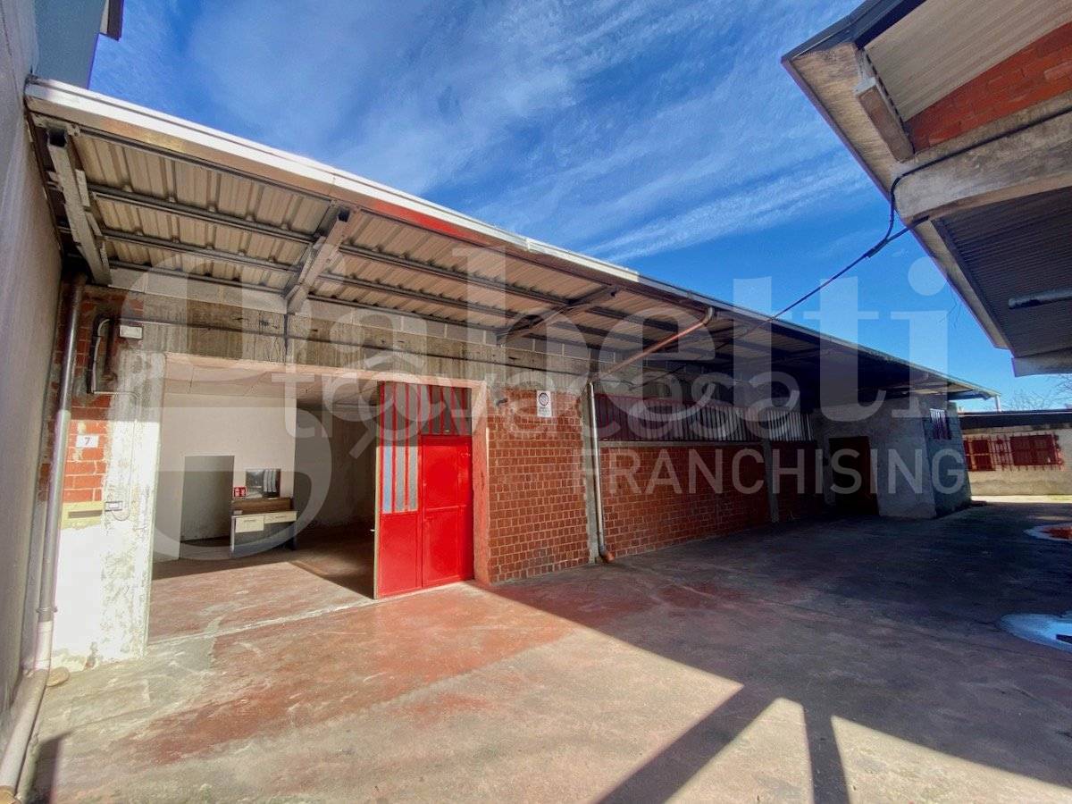 Magazzino in vendita a Camburzano