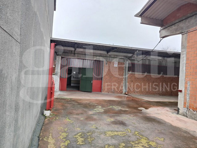 Magazzino in vendita a Camburzano