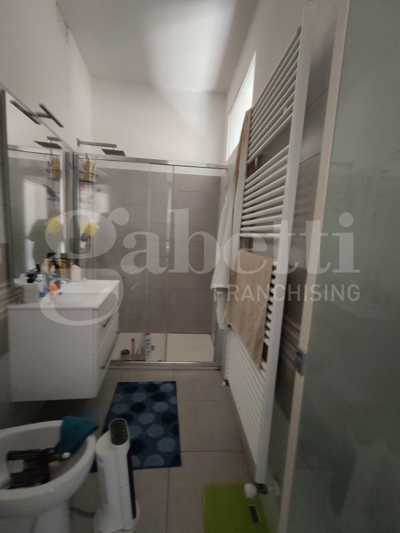 Trilocale arredato in affitto a Biella