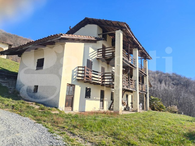 Rustico da ristrutturare a Pralungo