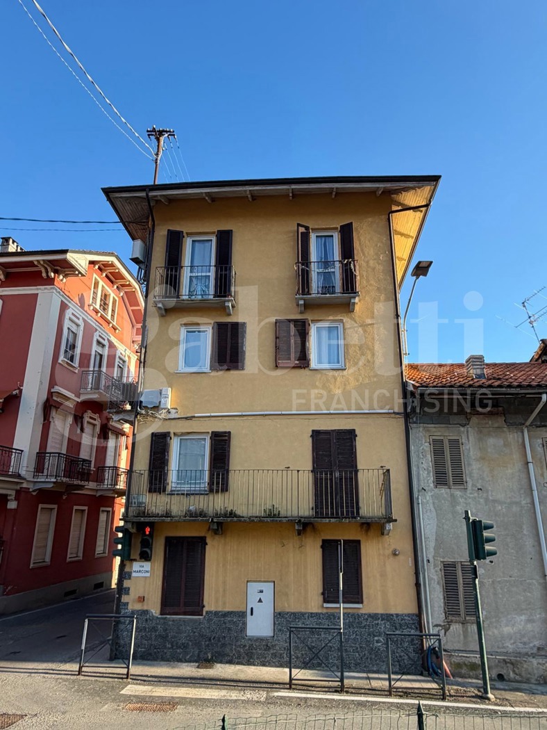 Quadrilocale in vendita a Pralungo