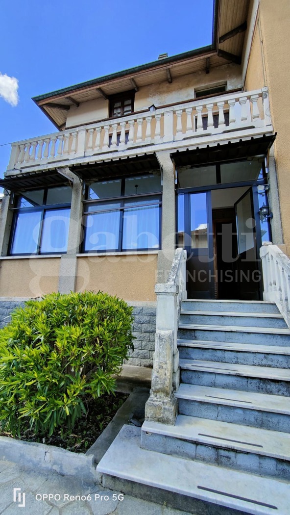 Casa indipendente con giardino a Gaglianico
