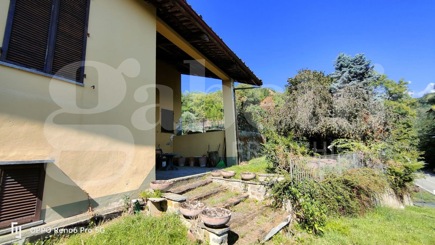 Casa indipendente con giardino a Zumaglia