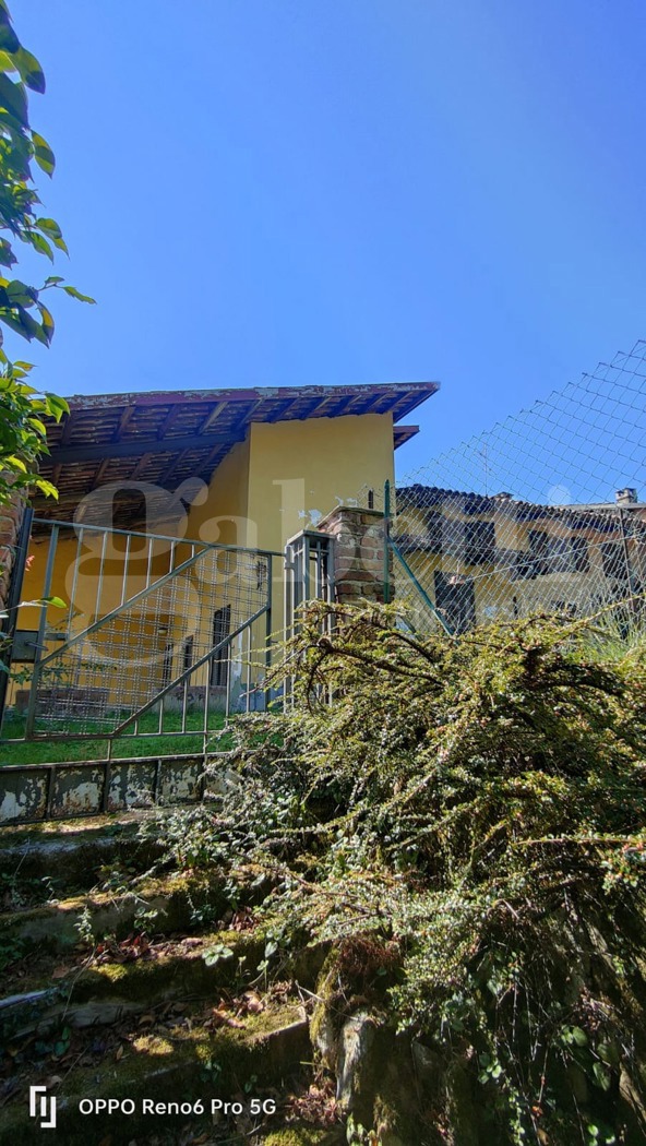 Casa indipendente con giardino a Zumaglia