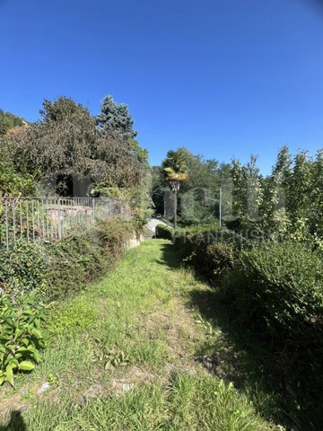Casa indipendente con giardino a Zumaglia