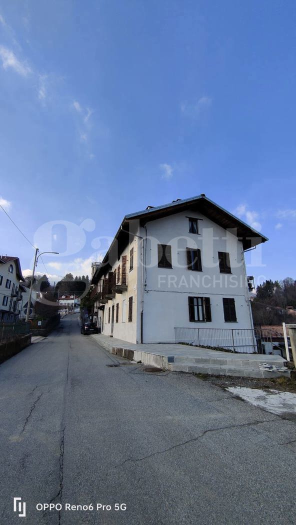 Trilocale arredato in affitto a Biella