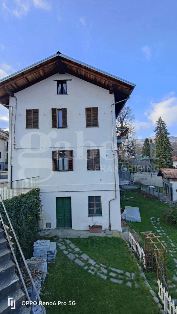 Trilocale arredato in affitto a Biella