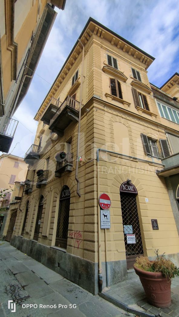 Trilocale arredato in affitto a Biella