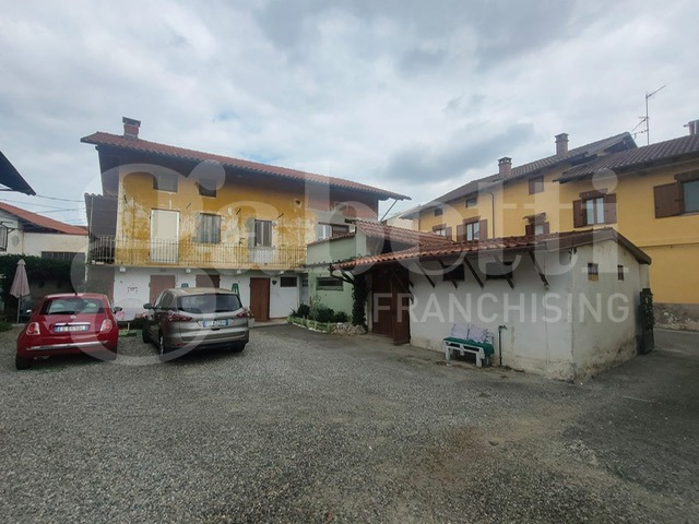 Casa indipendente da ristrutturare a Cerrione