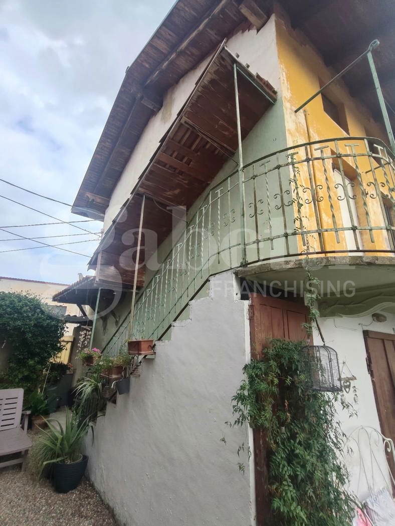 Casa indipendente da ristrutturare a Cerrione