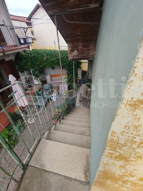 Casa indipendente da ristrutturare a Cerrione