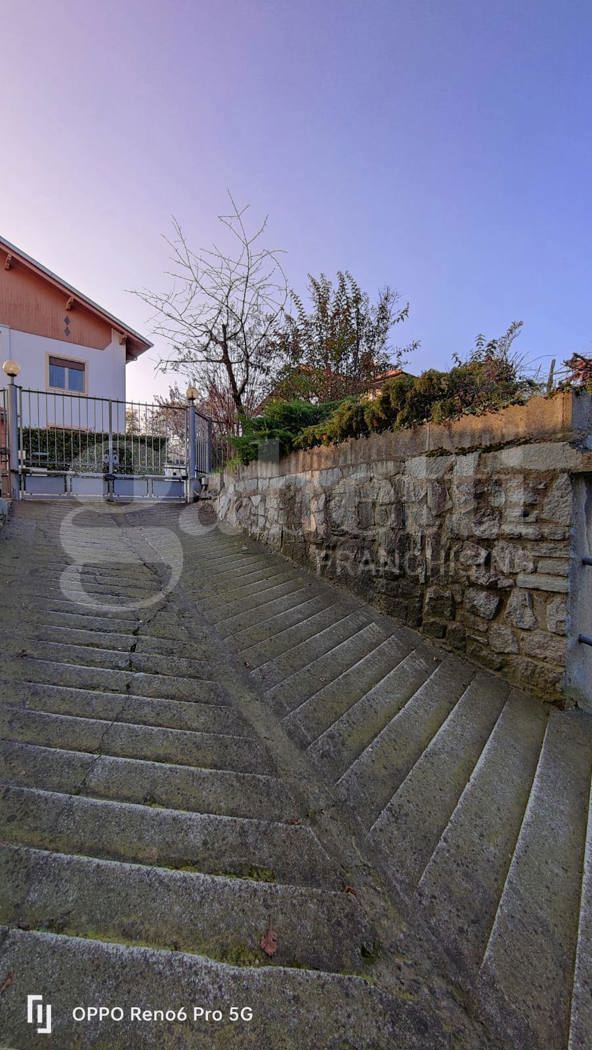 Trilocale con box a Biella