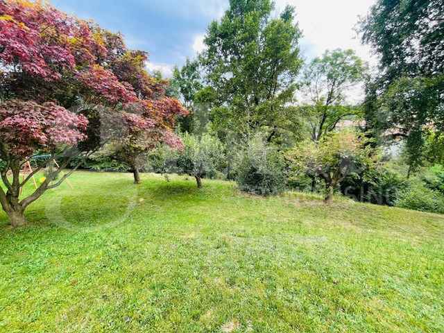 Villa con giardino a Zubiena