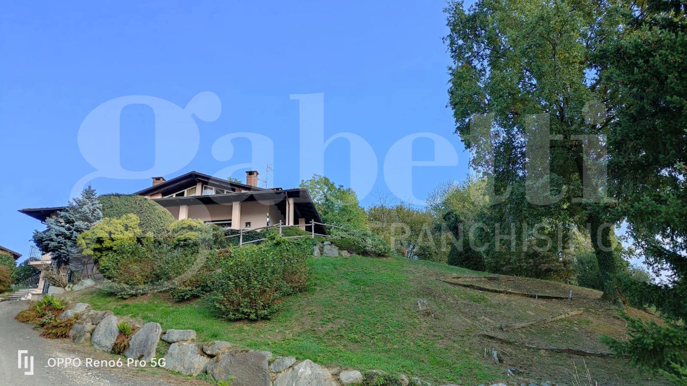 Villa con giardino a Zubiena