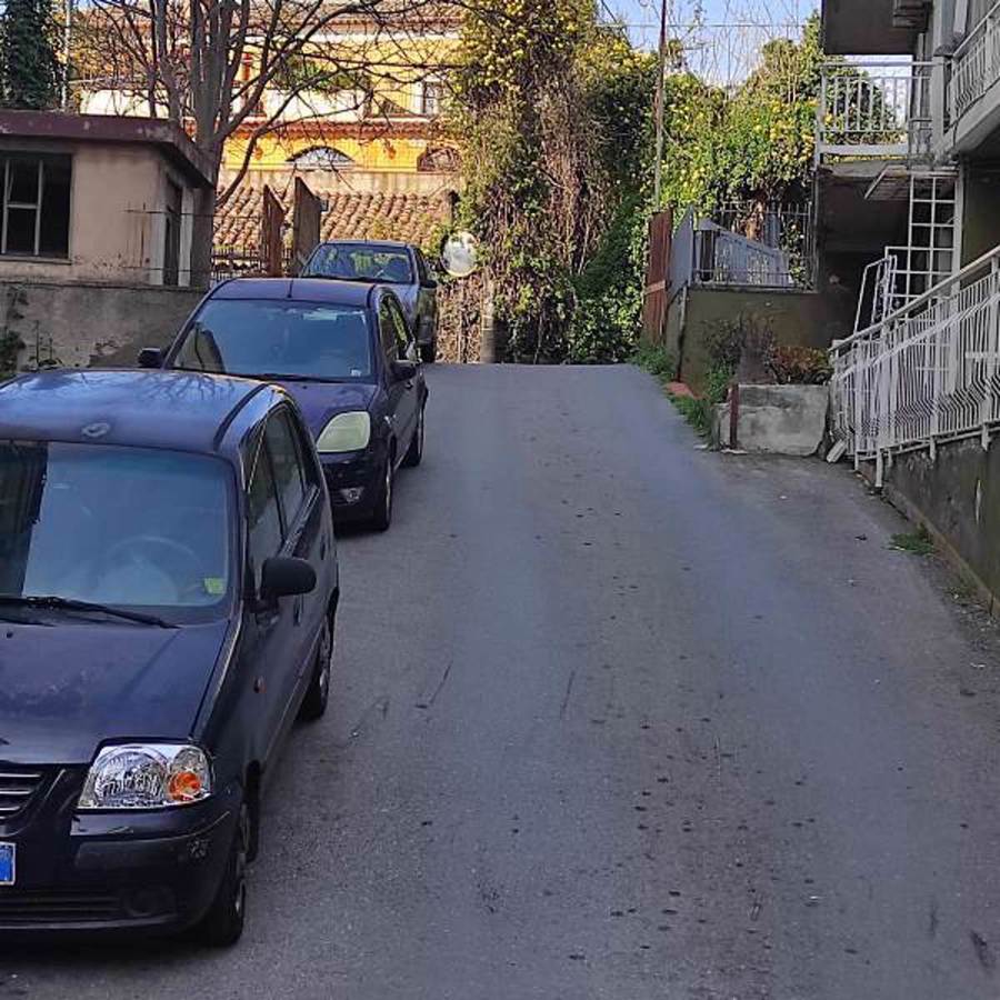 Box/Garage 68mq in vendita a Tremestieri Etneo