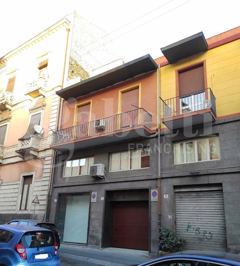 Trilocale arredato in affitto a Catania