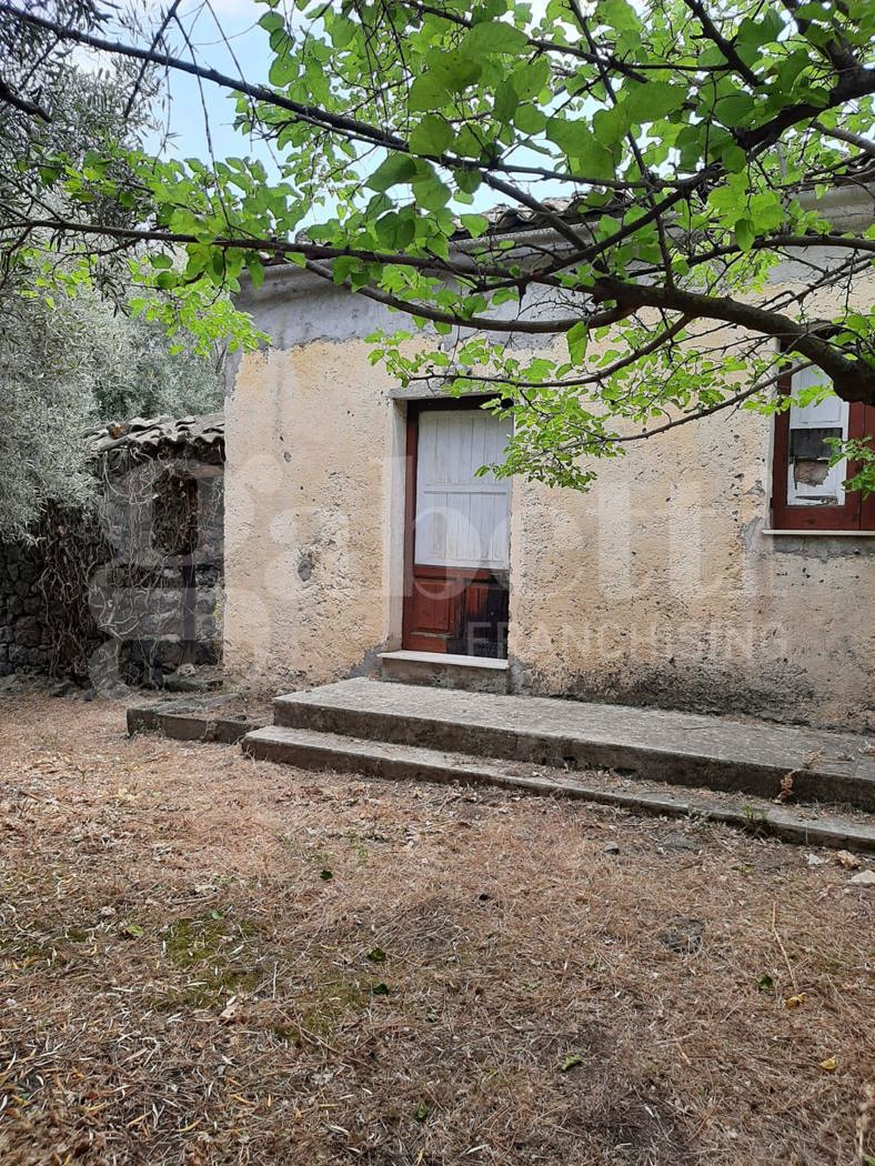 Casa indipendente da ristrutturare a Belpasso