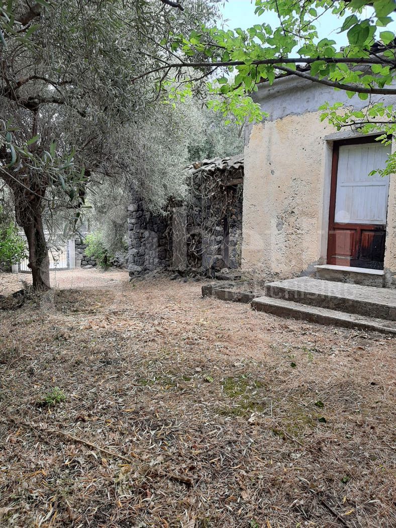 Casa indipendente da ristrutturare a Belpasso