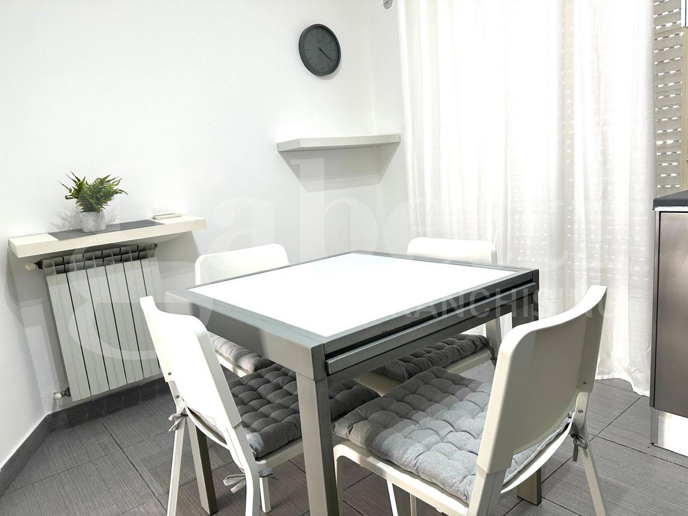 Trilocale arredato in affitto a Catania