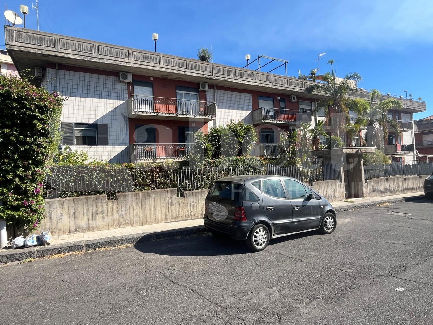 Trilocale arredato in affitto a Catania