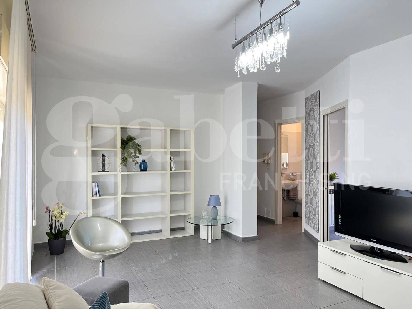 Trilocale arredato in affitto a Catania