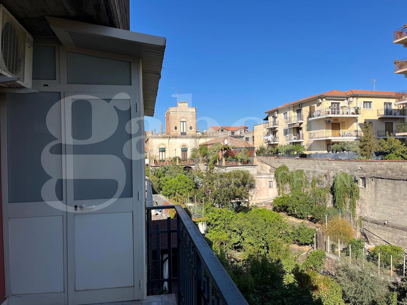 Trilocale arredato in affitto a Catania