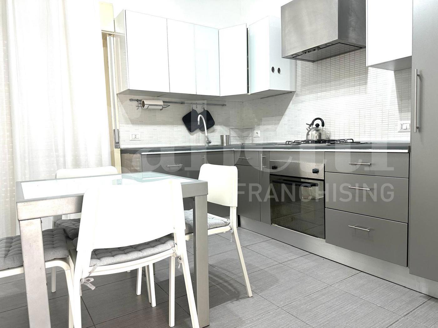 Trilocale arredato in affitto a Catania