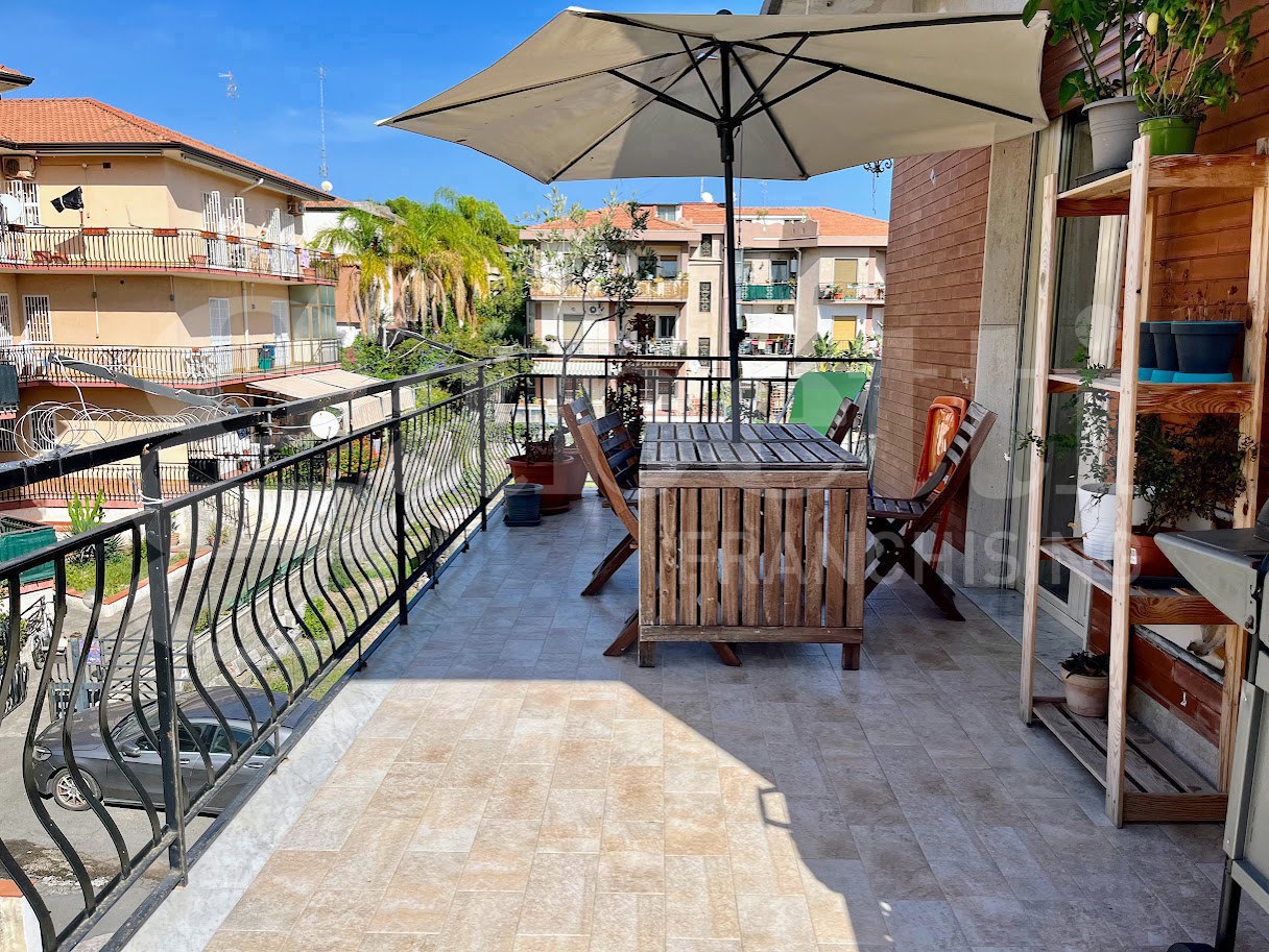 Attico vista mare a Aci Castello